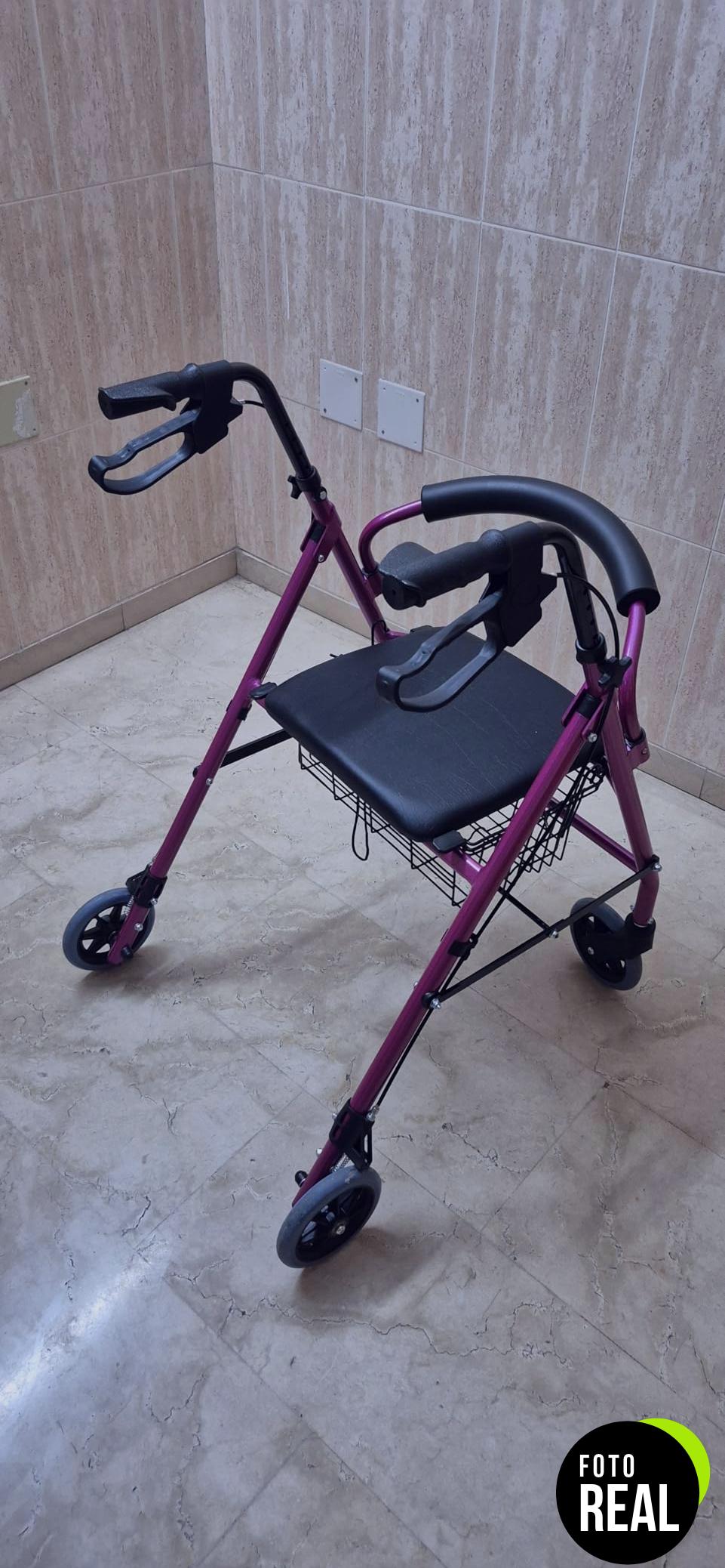 andador-mobiclinic-escorial-4-ruedas-azul-foto-1
